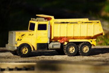 Bid on 2002 Volvo Truck to Fund North Plainfield Community Upgrades 20