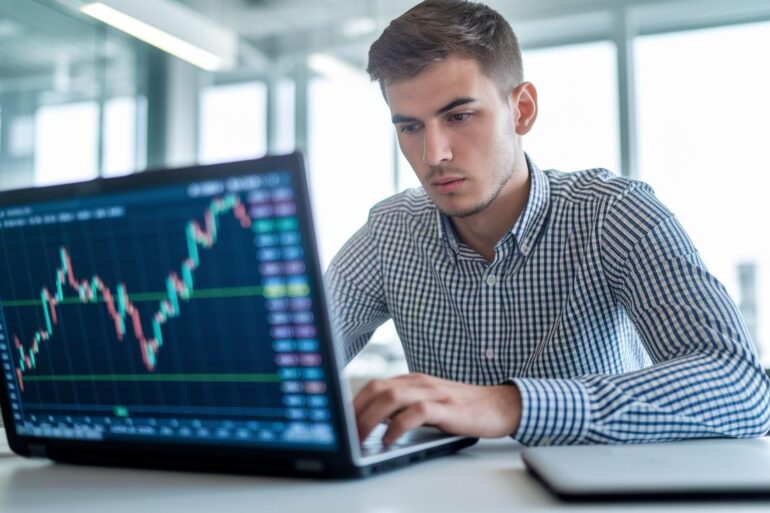 How Economic Cycles Influence Microcap Stock Performance: Up 34