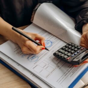 What Ecommerce CFOs Watch That Founders Ignore 25