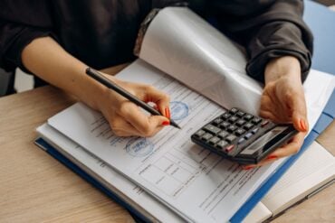 What Ecommerce CFOs Watch That Founders Ignore 17